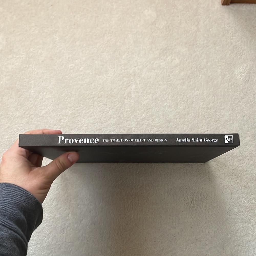 Beautiful coffee table book - Picture 3 of 9
